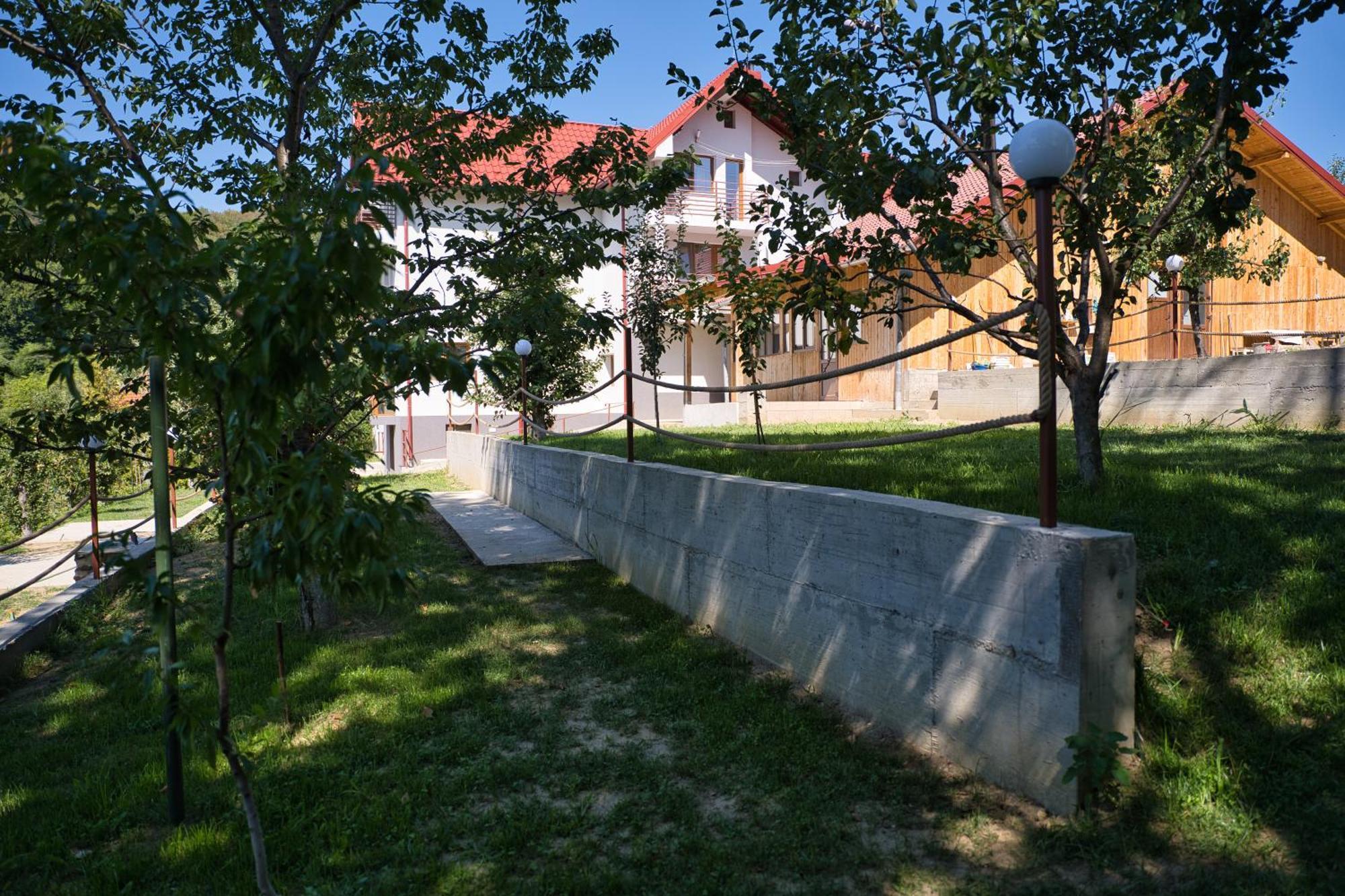 Perla Argesului, Ciubar, Piscina, Lift, Gratar, Cabana, Pensiuni, Hotel Cazare Transfagarasan Curtea De Arges Albestii de Arges Dış mekan fotoğraf