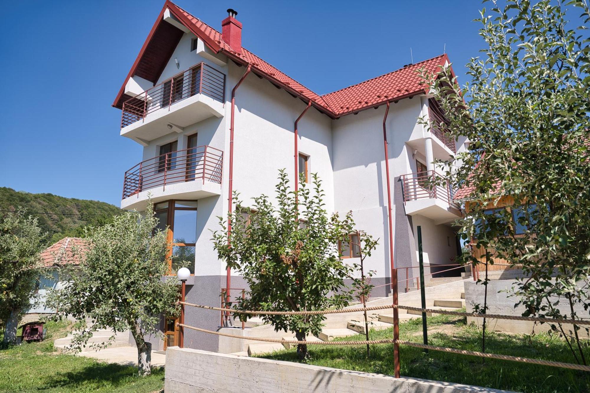 Perla Argesului, Ciubar, Piscina, Lift, Gratar, Cabana, Pensiuni, Hotel Cazare Transfagarasan Curtea De Arges Albestii de Arges Dış mekan fotoğraf