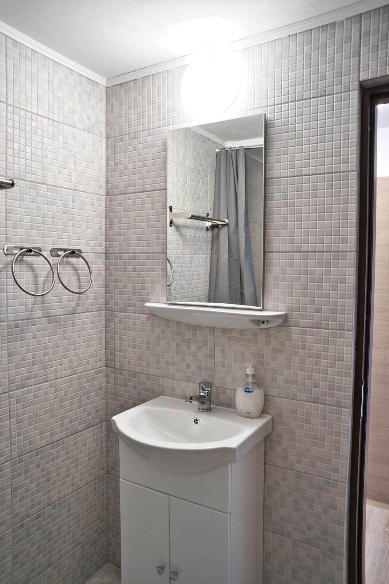 Perla Argesului, Ciubar, Piscina, Lift, Gratar, Cabana, Pensiuni, Hotel Cazare Transfagarasan Curtea De Arges Albestii de Arges Oda fotoğraf