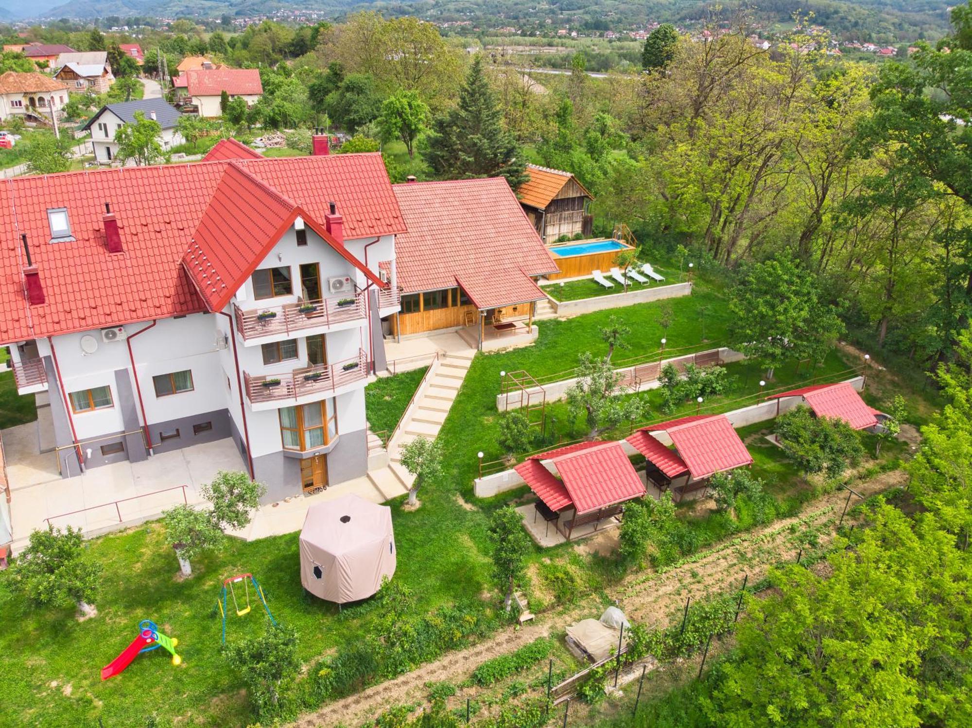 Perla Argesului, Ciubar, Piscina, Lift, Gratar, Cabana, Pensiuni, Hotel Cazare Transfagarasan Curtea De Arges Albestii de Arges Dış mekan fotoğraf