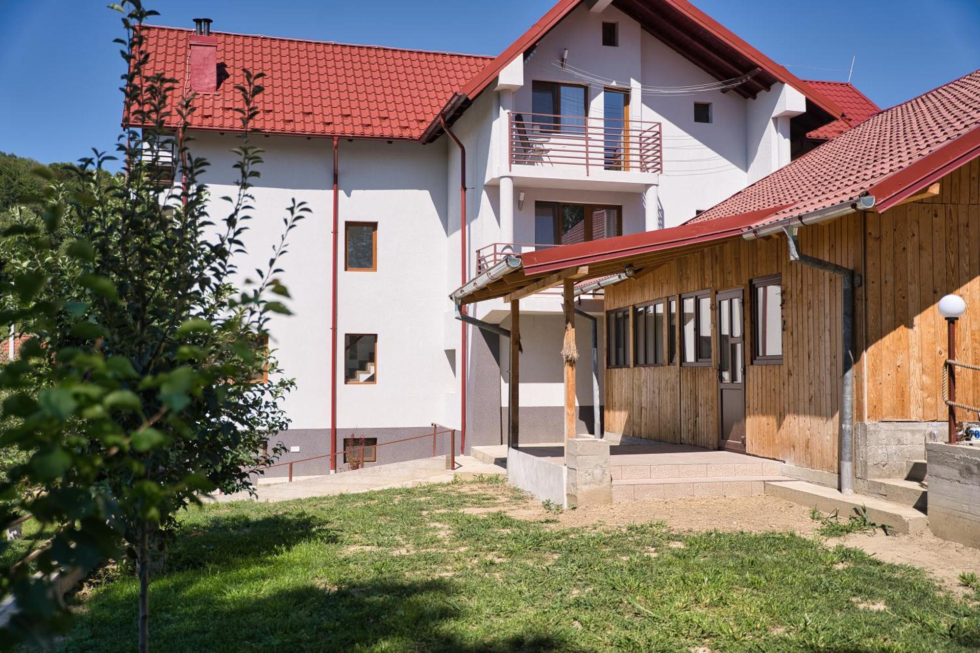 Perla Argesului, Ciubar, Piscina, Lift, Gratar, Cabana, Pensiuni, Hotel Cazare Transfagarasan Curtea De Arges Albestii de Arges Dış mekan fotoğraf